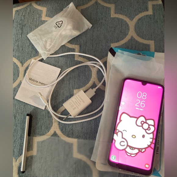Hello Kitty Android 13 phone 📱 - Picture 1 of 8
